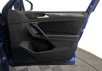 Подержанный автомобиль Volkswagen Tiguan 2019 года (25 фото)