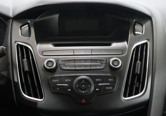 Подержанный автомобиль Ford Focus Wagon 2016 года (18 фото)