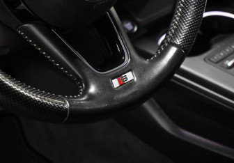 Подержанный автомобиль Audi A4 Sedan 2016 года (21 фото)