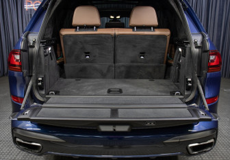 Подержанный автомобиль BMW X7 2019 года (10 фото)