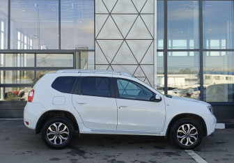 Подержанный автомобиль Nissan Terrano 2019 года (4 фото)