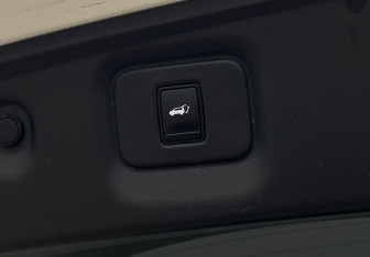 Подержанный автомобиль Infiniti JX 2013 года (10 фото)