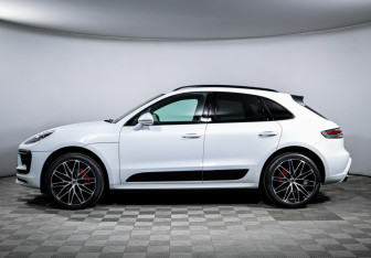 Подержанный автомобиль Porsche Macan 2022 года (8 фото)