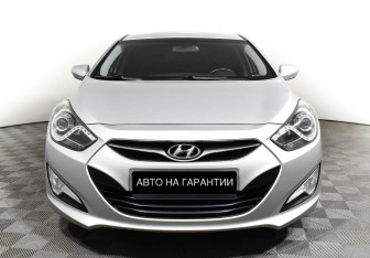 Подержанный автомобиль Hyundai i40 Sedan 2015 года (2 фото)