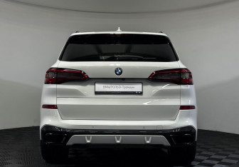 Подержанный автомобиль BMW X5 2019 года (4 фото)