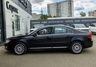 Подержанный автомобиль Volvo S80 2014 года (8 фото)