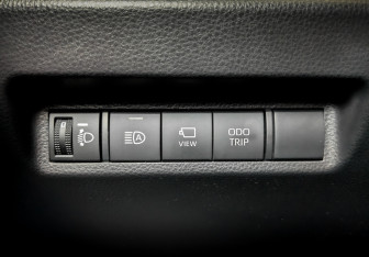Подержанный автомобиль Toyota RAV4 2024 года (29 фото)