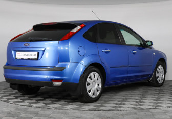 Подержанный автомобиль Ford Focus Hatchback 2007 года (3 фото)