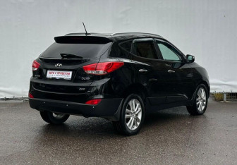 Подержанный автомобиль Hyundai ix35 2011 года (5 фото)