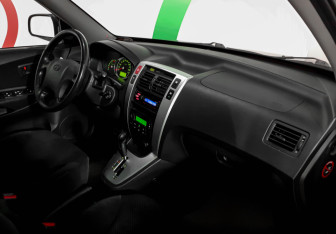 Подержанный автомобиль Hyundai Tucson 2007 года (9 фото)