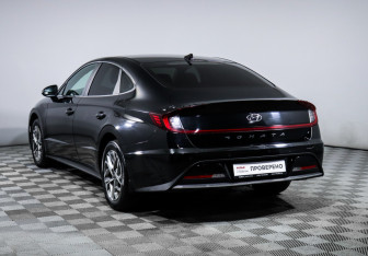 Подержанный автомобиль Hyundai Sonata 2020 года (7 фото)