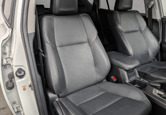 Подержанный автомобиль Toyota RAV4 2016 года (23 фото)