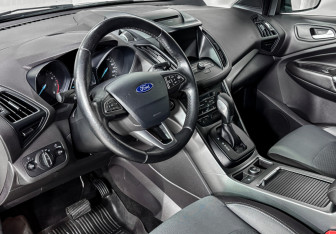 Подержанный автомобиль Ford Kuga 2017 года (11 фото)