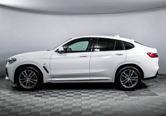 Подержанный автомобиль BMW X4 2018 года (8 фото)