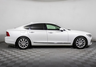 Подержанный автомобиль Volvo S90 2017 года (4 фото)