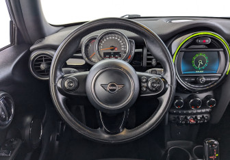 Подержанный автомобиль MINI Hatch 2019 года (27 фото)