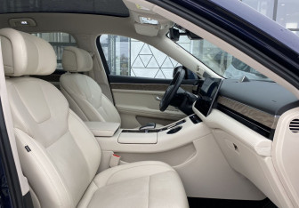 Подержанный автомобиль AITO M5 2023 года (25 фото)