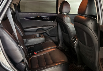 Подержанный автомобиль Kia Sorento 2018 года (12 фото)