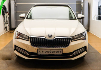 Подержанный автомобиль Skoda Superb Liftback 2024 года (2 фото)