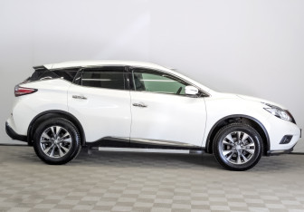Подержанный автомобиль Nissan Murano Suv 2021 года (4 фото)