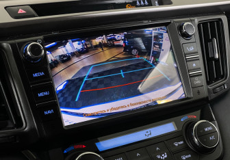 Подержанный автомобиль Toyota RAV4 2018 года (16 фото)