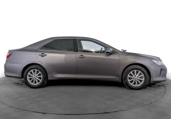Подержанный автомобиль Toyota Camry Sedan 2016 года (4 фото)