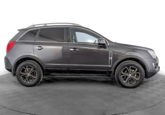 Подержанный автомобиль Opel Antara 2015 года (4 фото)