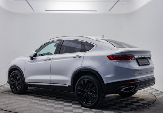 Подержанный автомобиль Geely Tugella 2022 года (3 фото)