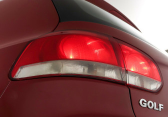 Подержанный автомобиль Volkswagen Golf Hatchback 2011 года (7 фото)