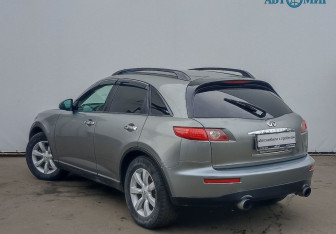 Подержанный автомобиль Infiniti FX 2005 года (7 фото)