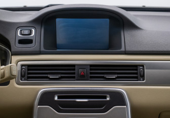 Подержанный автомобиль Volvo XC70 2013 года (14 фото)