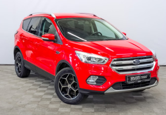 Подержанный автомобиль Ford Kuga 2017 года (3 фото)