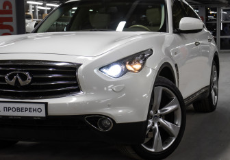 Подержанный автомобиль Infiniti FX 2012 года (26 фото)