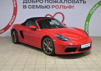 Подержанный автомобиль Porsche Boxster 2018 года (5 фото)