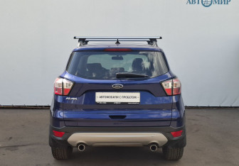 Подержанный автомобиль Ford Kuga 2017 года (6 фото)