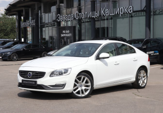 Подержанный автомобиль Volvo S60 2017 года (20 фото)