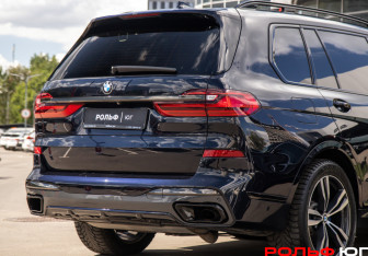 Подержанный автомобиль BMW X7 2019 года (18 фото)
