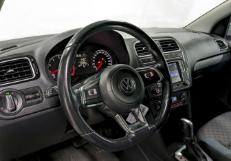 Подержанный автомобиль Volkswagen Polo Sedan 2020 года (13 фото)