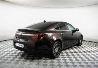 Подержанный автомобиль Opel Insignia Liftback 2013 года (5 фото)