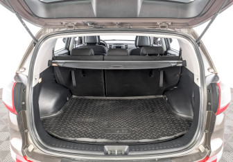 Подержанный автомобиль Kia Sportage 2011 года (10 фото)