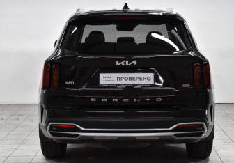 Подержанный автомобиль Kia Sorento 2023 года (6 фото)