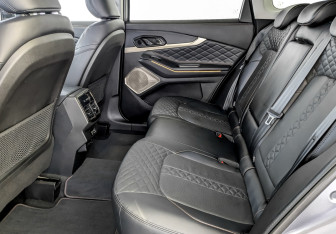 Подержанный автомобиль Exeed TXL 2023 года (12 фото)