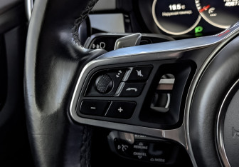 Подержанный автомобиль Porsche Cayenne 2019 года (30 фото)