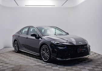 Подержанный автомобиль Toyota Camry Sedan 2025 года (3 фото)