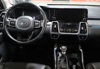 Подержанный автомобиль Kia Sorento 2021 года (15 фото)