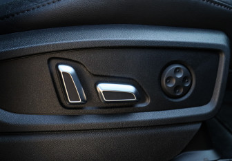 Подержанный автомобиль Audi Q5 2023 года (8 фото)