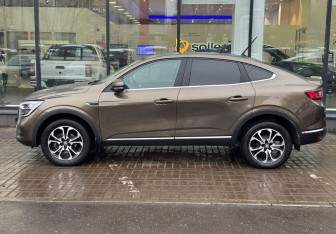 Подержанный автомобиль Renault Arkana 2019 года (5 фото)