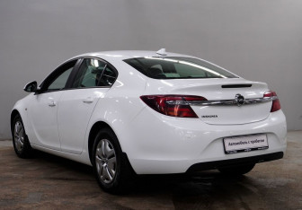 Подержанный автомобиль Opel Insignia Sedan 2014 года (5 фото)