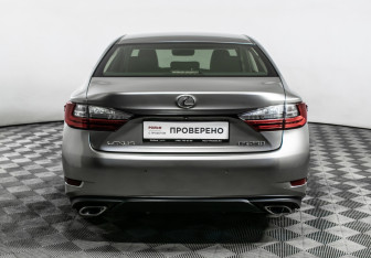 Подержанный автомобиль Lexus ES 2016 года (6 фото)