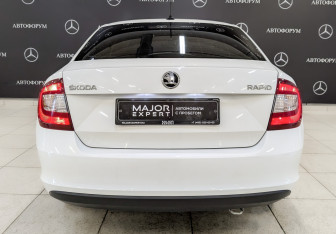 Подержанный автомобиль Skoda Rapid Liftback 2019 года (6 фото)